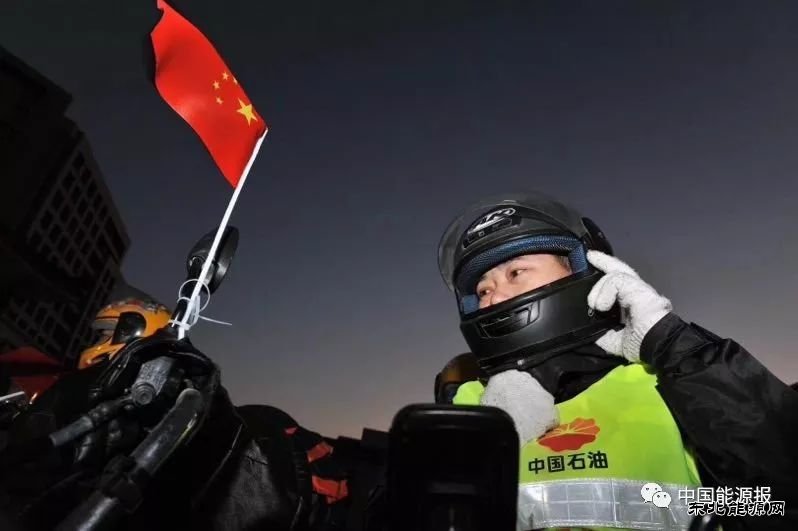 暖心！铁骑返乡，享免费加油、免费快餐、免费姜汤热茶