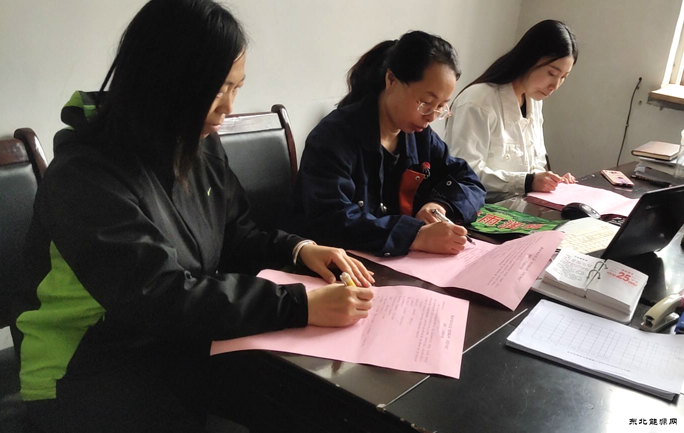 中心社区：“党在我心中、关爱在身边”女工问卷调查活动