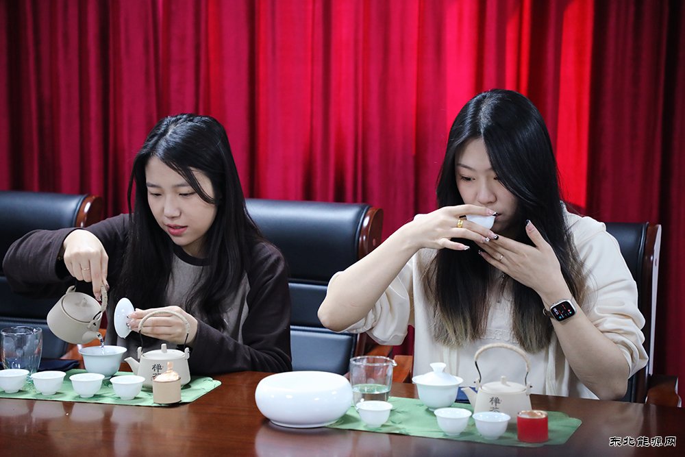 大唐葫芦岛热力公司：茶香四溢女人节
