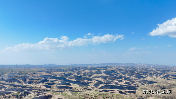 国内单体最大光伏基地项目首批并网发电