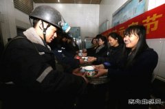 古城煤矿：元宵佳节送温暖