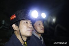 古城煤矿：千米井下的矸石“搬运工”