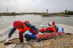 塔里木油田哈得作业区：洪水阻不断巡井路