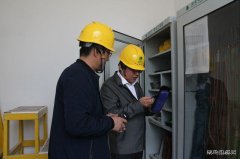 兴凯湖电业局：陈殿军局长以“四不两直”方式到安兴供电检查工作