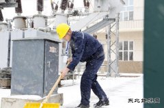佳木斯供电公司：应对风雪保供电