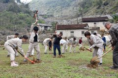 大化水电总厂：开展援助板兰村“党旗引领&#8226;联建联养”主题