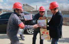 兴凯湖电业公司：朱启振前往火石山春检现场慰问检修员工