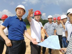 东南沿海铁路福建公司：董事长陈乃武检查兴泉铁路4标工地