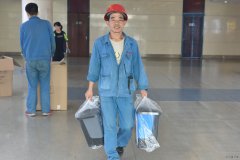 潞安集团李村煤矿：分类垃圾桶 引领“新时尚”