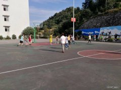 高山煤矿：“迎国庆”篮球赛激战正酣