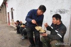 千秋煤矿女工委：面“面”俱到  情暖初秋