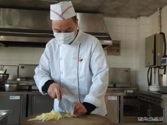 “疫情防控我在前”——谢家祥：为职工提供可口的饭菜是我的责任