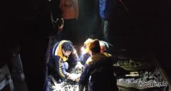 蒲白铁运公司：雨中的天窗点作业