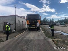 阿勒泰执法支队哈巴河执法大队： 路警联合治超、确保安全畅通