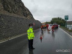 阿勒泰执法支队富蕴执法大队：风雨无阻 联合抢险保畅通