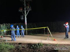 会泽供电局：火红供电所抢修故障断路器180户用户有电用