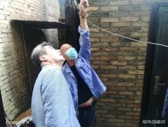 蒲白白水社区：一场高空惊险除隐患