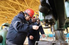 河南完美体育义煤公司千秋煤矿：机修车间拜师学艺