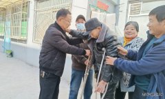 蒲白马南社区：“暖心哥”爱心传递正能量