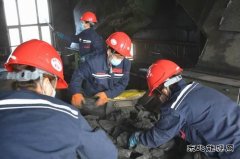 新铁矿：17姐妹矸石堆里年捡煤炭12万吨
