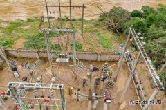 江西婺源：强降雨致1600多户居民断电 供电部门紧急抢修