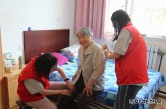 潞安焦化：情系养老院 志愿送温暖