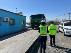 哈巴河执法大队：持续开展路警联合治超、确保辖区道路安全畅通