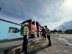 哈巴河执法大队：常态化开展路警联合治超、保障道路安全畅通