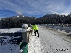 哈巴河执法大队：多措并举确保辖区公路安全畅通