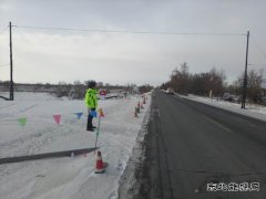 富蕴执法大队：多措并举战寒潮 确保道路安全畅通