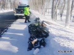 哈巴河执法大队：及时清除路面杂物保障群众出行安全
