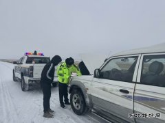 风雪坚守，护路保畅--阿勒泰执法支队：Ｖ捶ù蠖釉谛卸