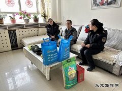 阿勒泰执法支队哈巴河执法大队：践行“双报到” 慰问暖人心
