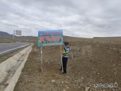 富蕴执法大队：依法开展公路路域环境整治 优化通行环境