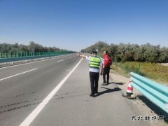 布尔津执法大队：多措并举抓治理  路域环境焕新颜