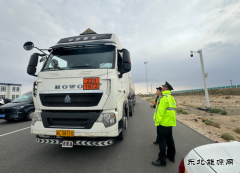 ：Ｖ捶ù蠖铀谄诩淞现捶 筑牢道路交通安全防线