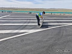 哈巴河执法大队：清理杂物保畅通